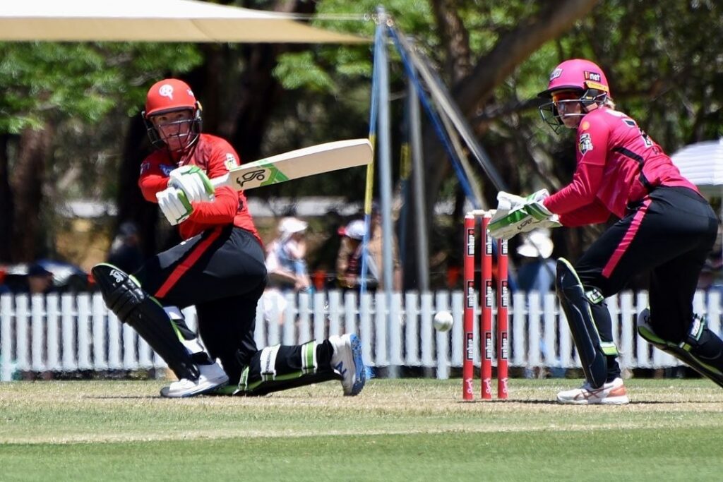 WBBL Thriller: Renegades Edge Out Heat to Claim Championship